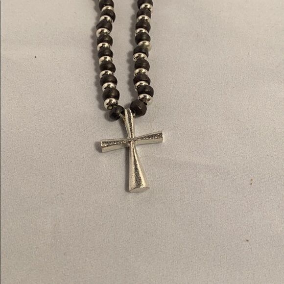 Cross necklace black beads and silver - Picture 1 of 4